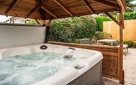 Stag Manor Hot Tub Retreat Near Peak District